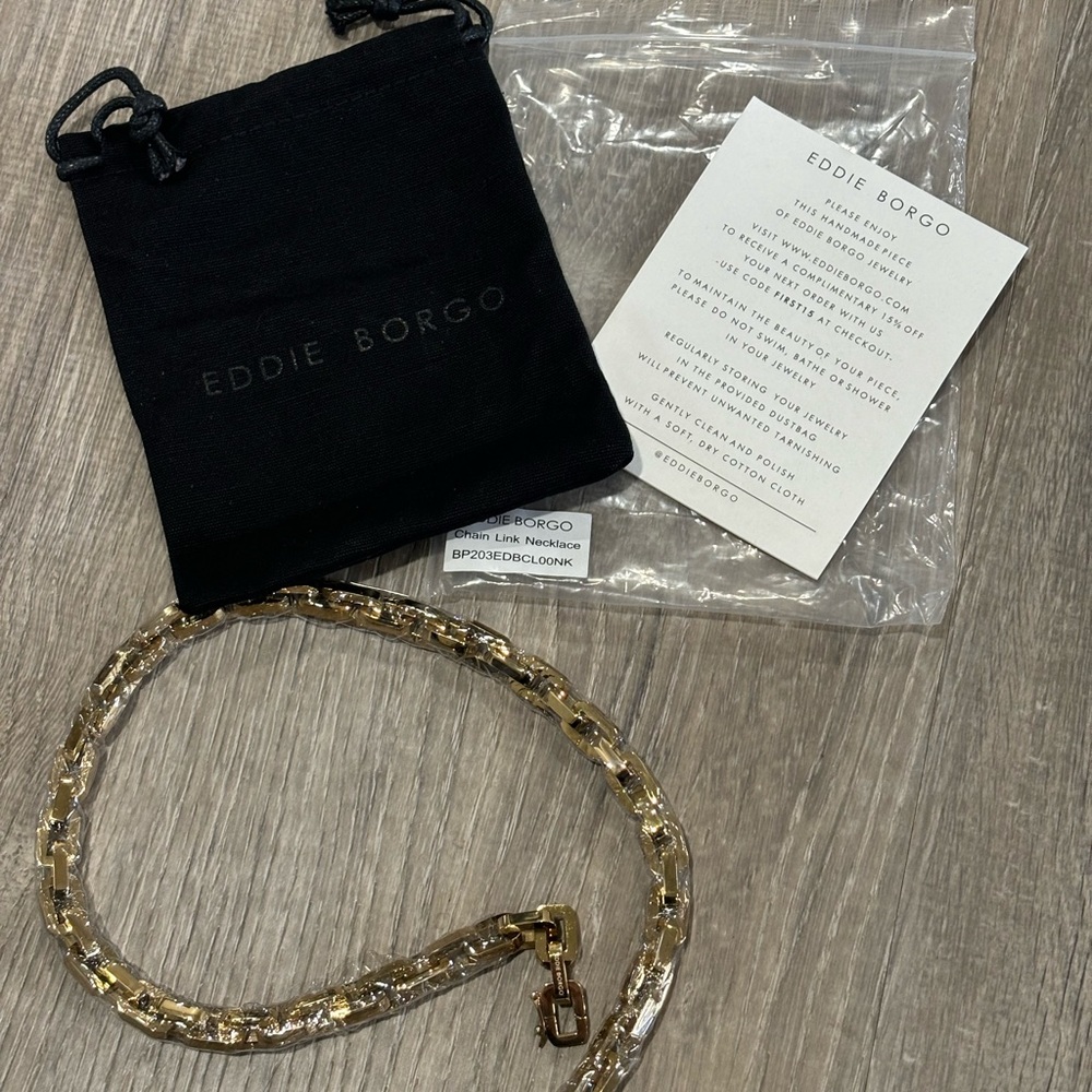 Chain Link Necklace - Picture 2 of 5
